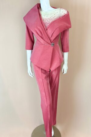 Aveann Suit